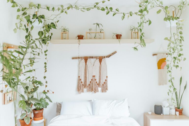 Boho chic bedroom decor